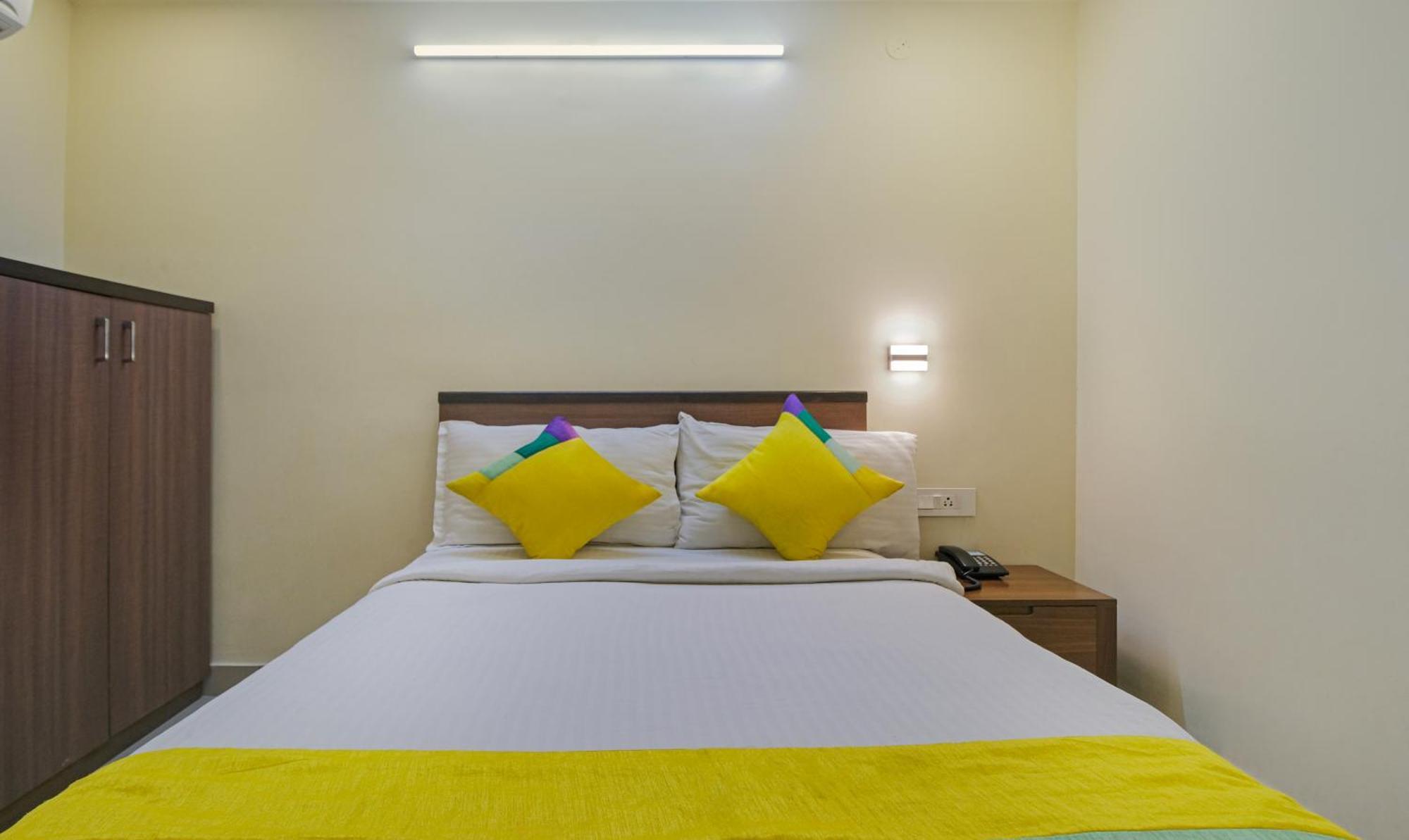 Itsy Hotels N Square 비자야와다 외부 사진
