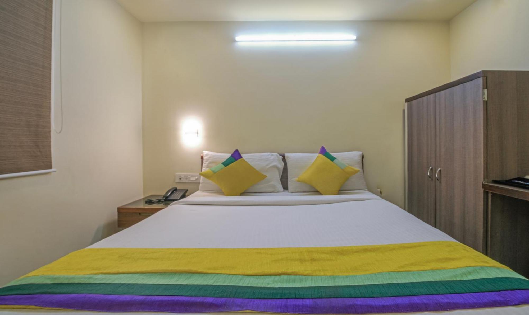 Itsy Hotels N Square 비자야와다 외부 사진