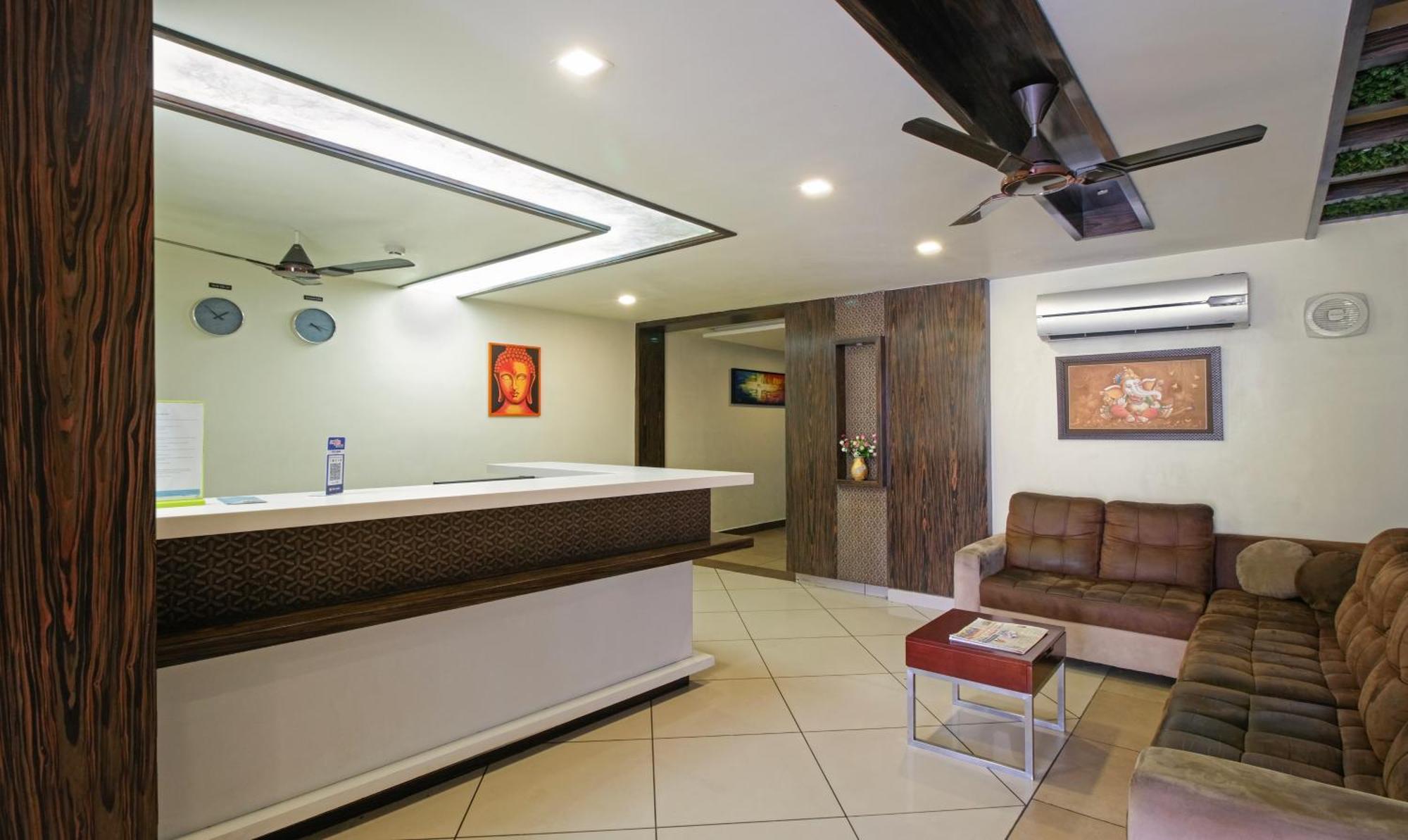Itsy Hotels N Square 비자야와다 외부 사진