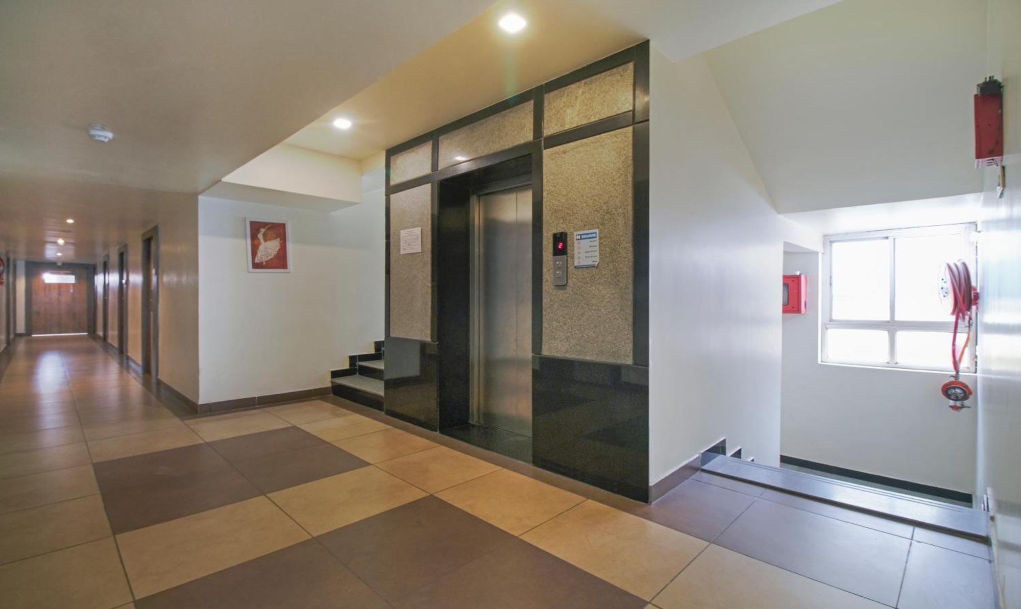 Itsy Hotels N Square 비자야와다 외부 사진